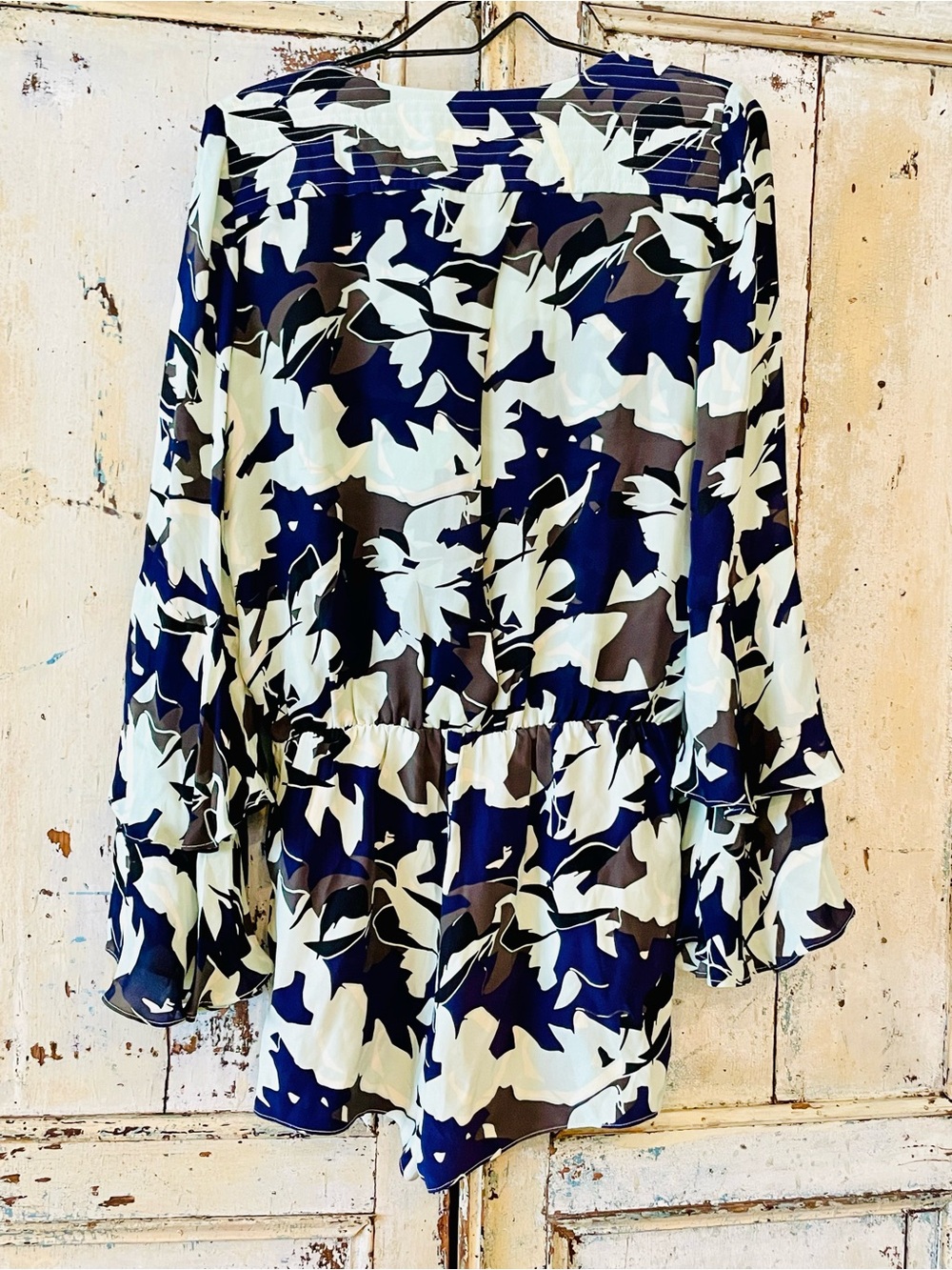 Parker Open‑Back Wrap Romper – Blue/Gray Abstract Print (S) - Picture 8 of 8